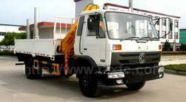 東風(fēng)153隨車起重運(yùn)輸車圖片